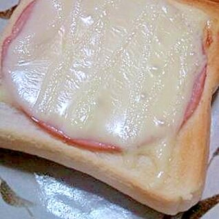 簡単トースト★ハムチーズ★